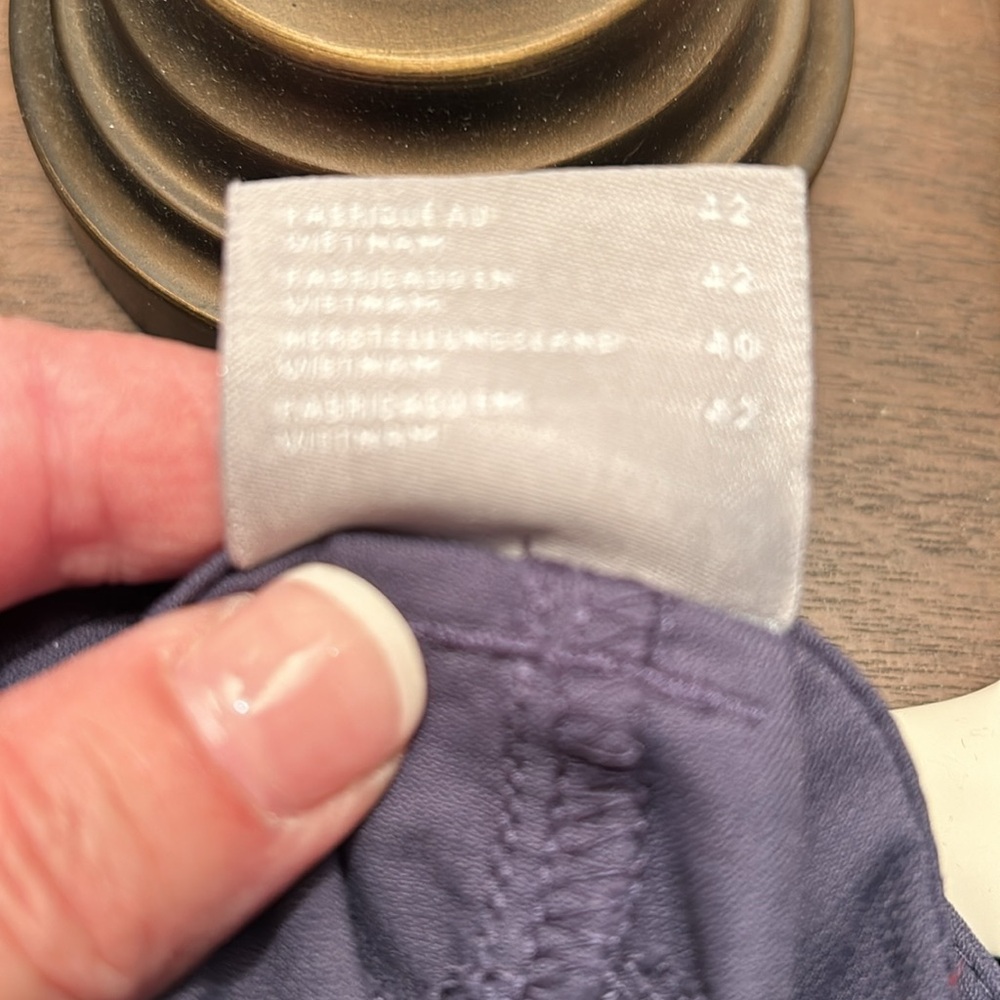 Women’s Columbia shorts size 10, like newborn wants navy blue - Picture 4 of 6